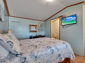 Basic Room | Individually decorated, individually furnished, iron/ironing board - Fiddler's Restaurant and Resort (Steinhatchee)