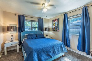 3 bedrooms, desk, iron/ironing board, travel crib