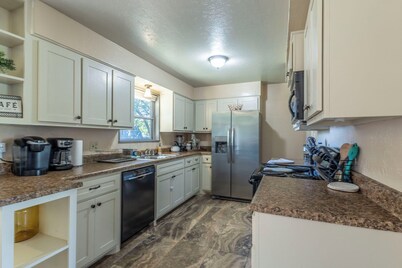 Spacious 3-Bedroom Home - Pet Friendly with Fenced Backyard