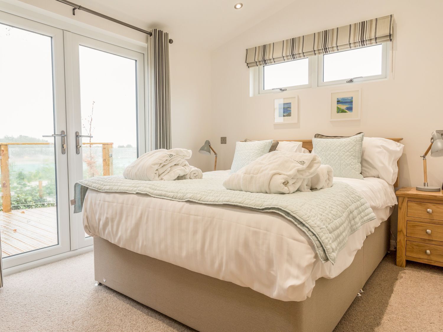 3 عدّة غرف نوم وبديكورات فريدة لكل غرفة وطراز فريد لكل وحدة