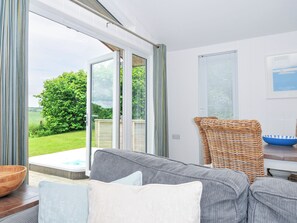 Cottage | Living area - 1 Horizon View (Liskeard)