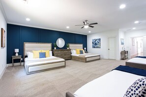 5 habitaciones, escritorio, tabla de planchar con plancha y wifi gratis