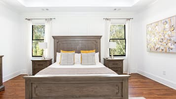 5 bedrooms, desk, iron/ironing board, free WiFi