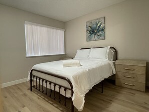 4 habitaciones, tabla de planchar con plancha y wifi