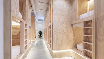 Gemeinsamer Basic-Schlafsaal | Kostenloses WLAN, Bettwäsche