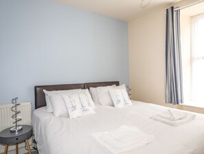Cottage | 3 bedrooms, individually decorated, individually furnished, free WiFi - No 62 (Beaumaris)