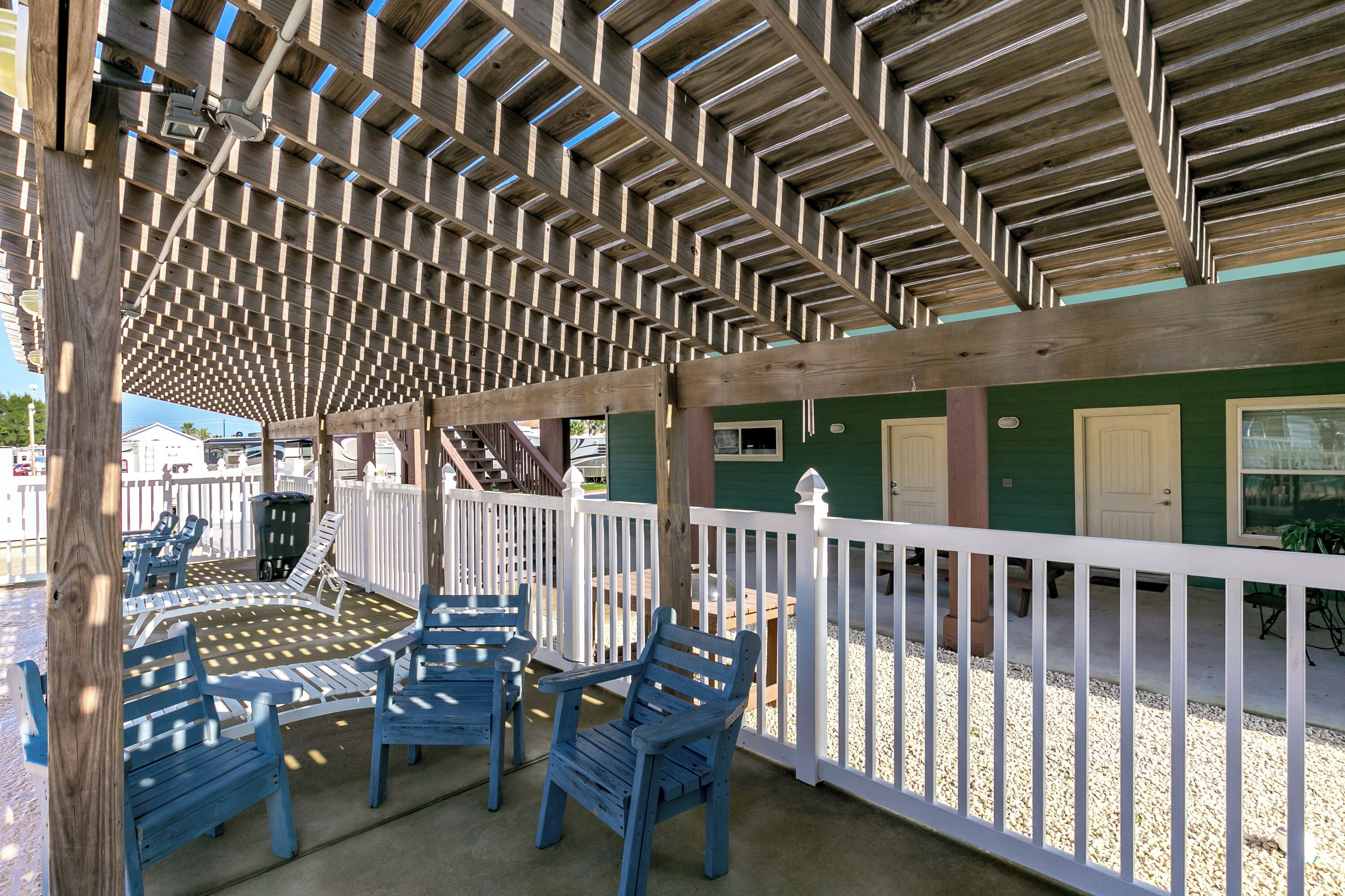 Condo (2 Bedrooms) | Property amenity