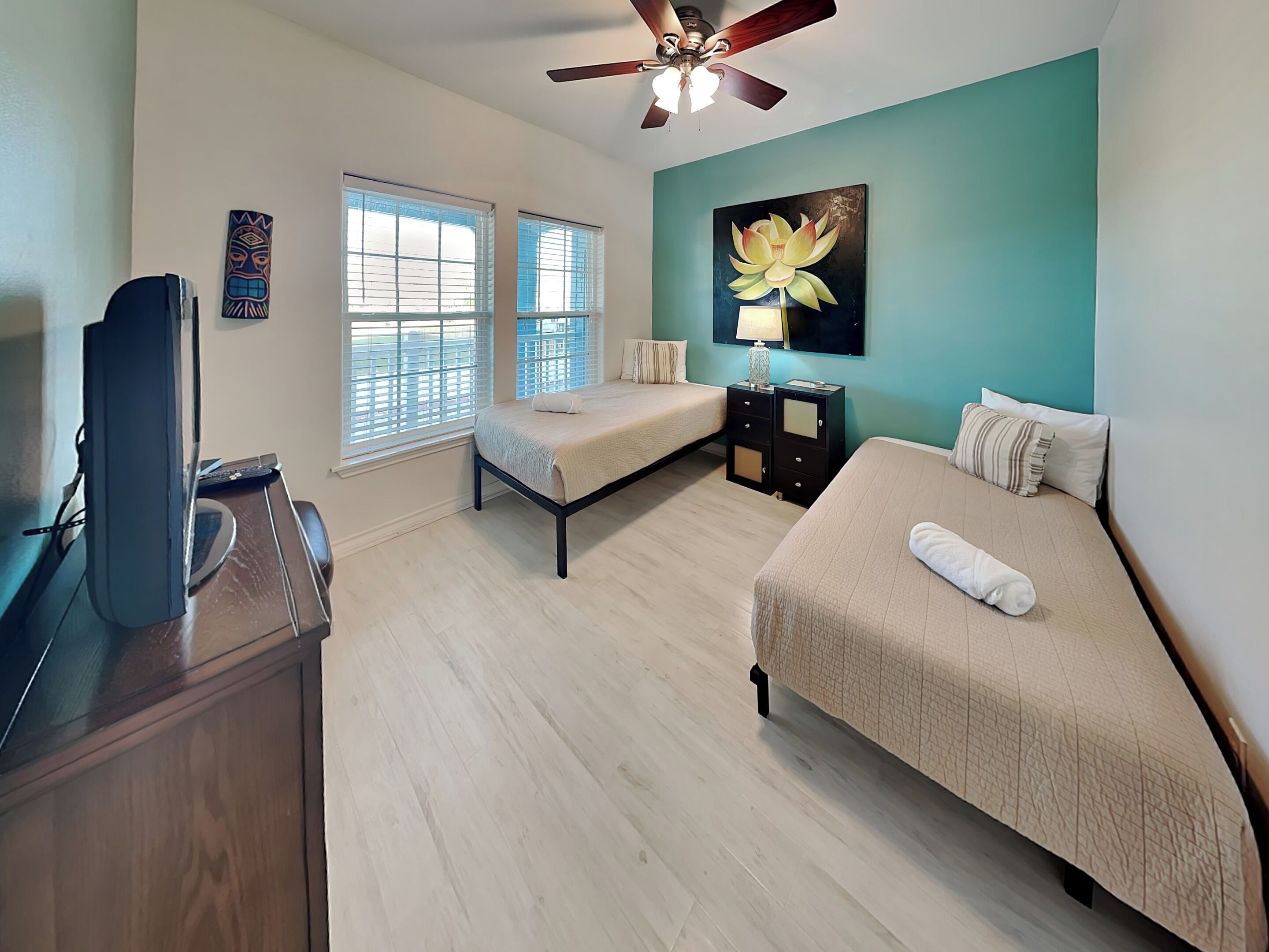 Condo (2 Bedrooms) | Property amenity