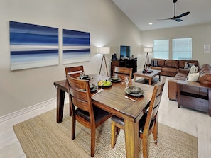 Condo (2 Bedrooms) | Servicio de la propiedad