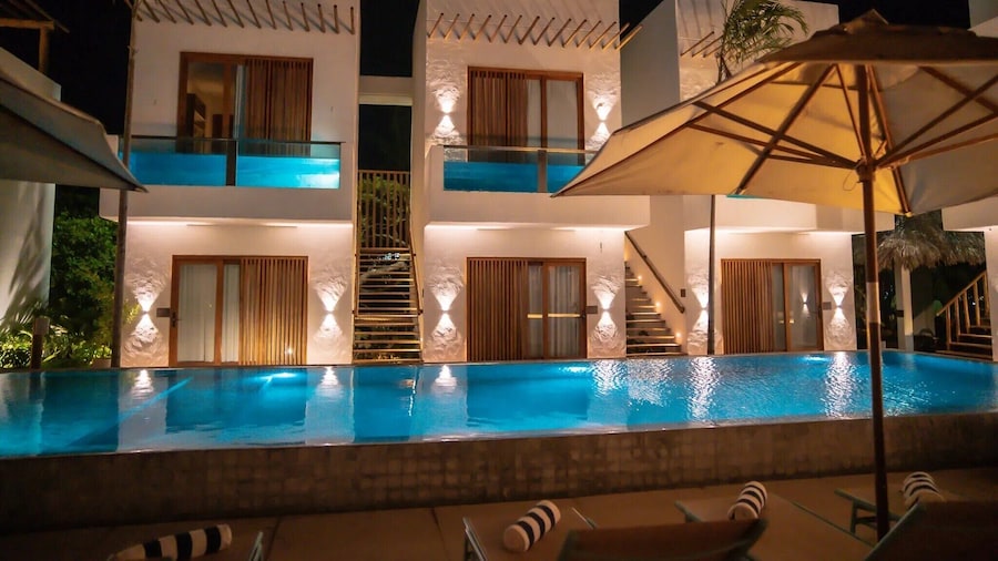 Mikiki Lifestyle Hotel