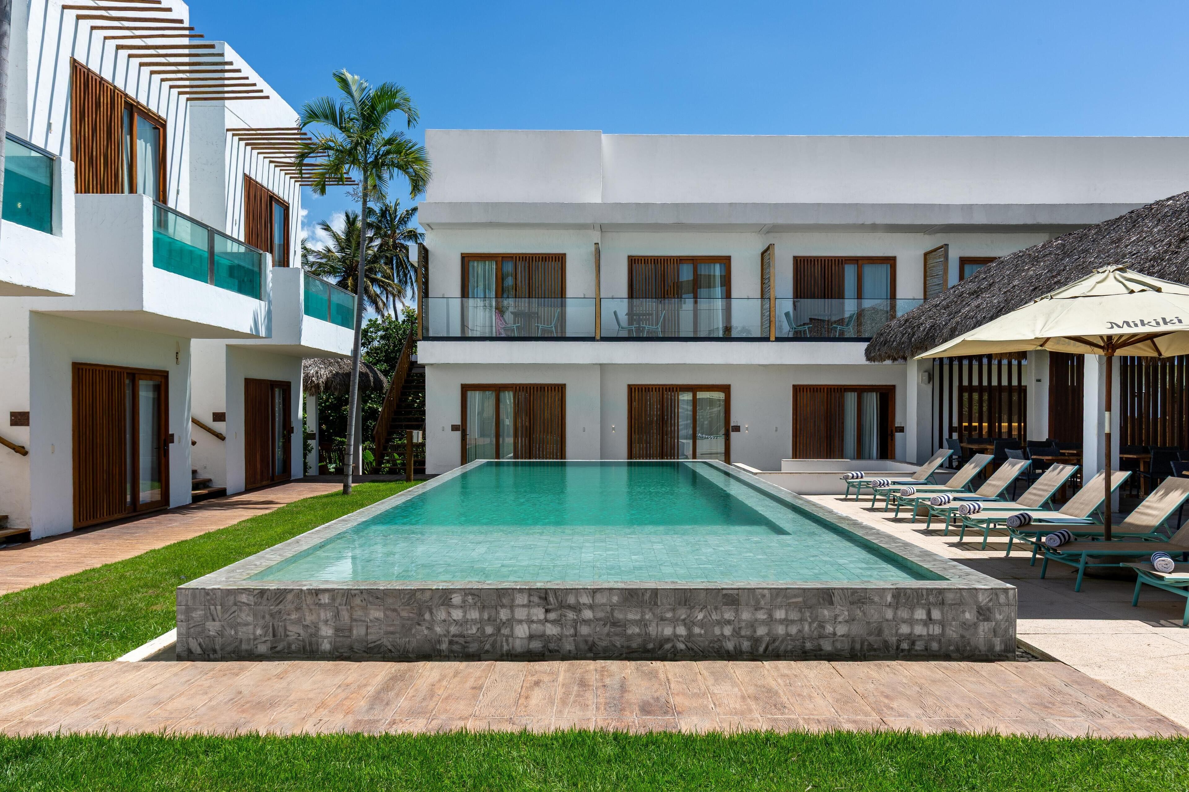 Outdoor pool, pool loungers