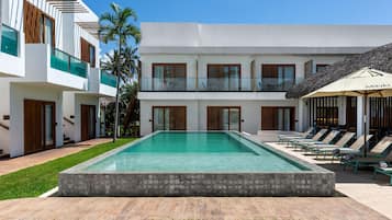 Outdoor pool, pool loungers