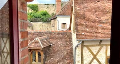 Maison Jeanne D'arc, au CĆur de la CitĂ© MĂ©diĂ©vale