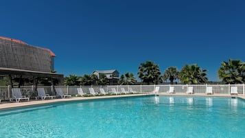 Apartment (0 Bedroom) | Pool