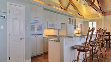 House (4 Bedrooms) | Property amenity