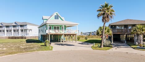 House (5 Bedrooms) | Exterior