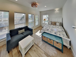 House (4 Bedrooms) | Property amenity