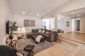 Télévision, espaces bureaux, imprimantes