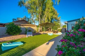 Outdoor dining - Scottsdale Oasis | Pickleball, Pool, Spa & Hoops (Scottsdale)