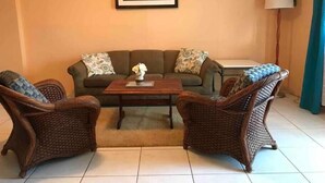 Living area - Aruba SunRise Apartment (San Nicolas Zuid)