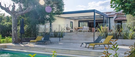 Outdoor pool, a heated pool