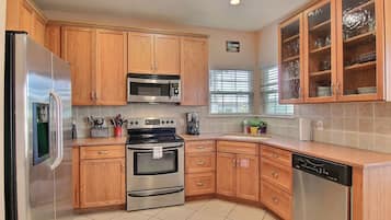 House (3 Bedrooms) | Property amenity