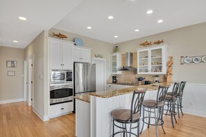 House, Multiple Beds, Patio, Beach View (Dolphin Paradise) | Private kitchen | Fridge, microwave, oven, stovetop