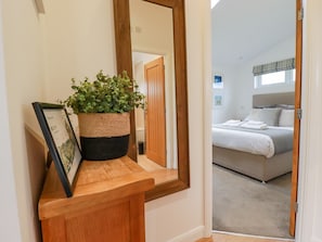 Cottage | Individually decorated, individually furnished, free WiFi