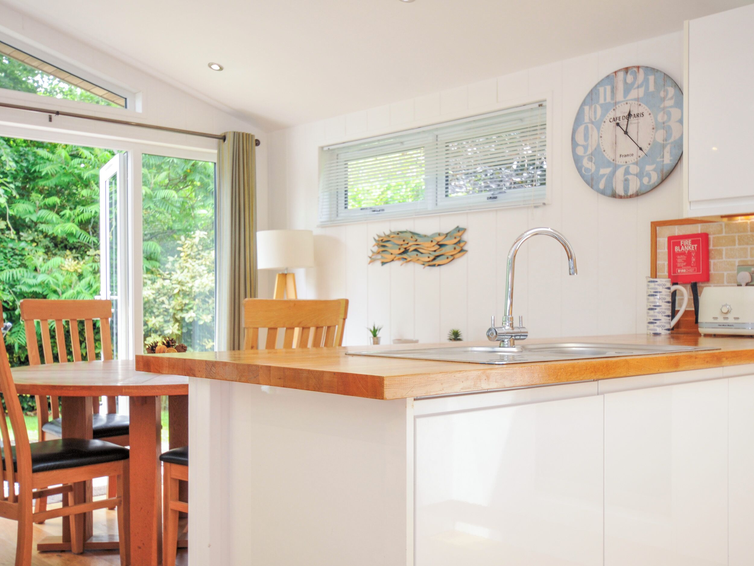 Fridge, dishwasher, cookware/dishes/utensils