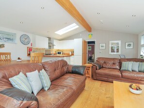 Living area - 15 Horizon View (Liskeard)