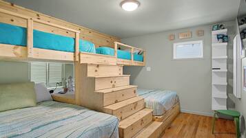 House (2 Bedrooms) | Property amenity