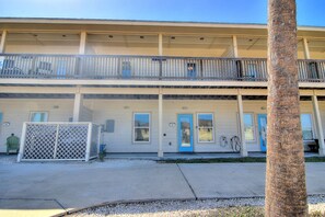 Condo (4 Bedrooms) | Property amenity