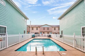 Condo (4 Bedrooms) | Servicio de la propiedad