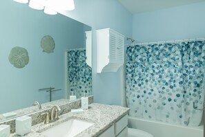 House, Multiple Beds, Patio (Fish'N and Beach'N) | Bathroom | Towels, toilet paper