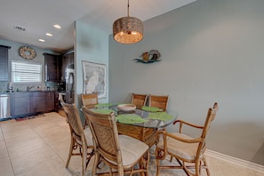 Condo (4 Bedrooms) | Property amenity