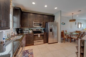 Condo (4 Bedrooms) | Property amenity