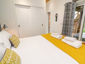 Cottage | Individually decorated, individually furnished, free WiFi