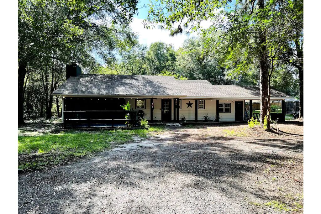 Brand New! The Springs House - 1 Mile to Ginnie!!!