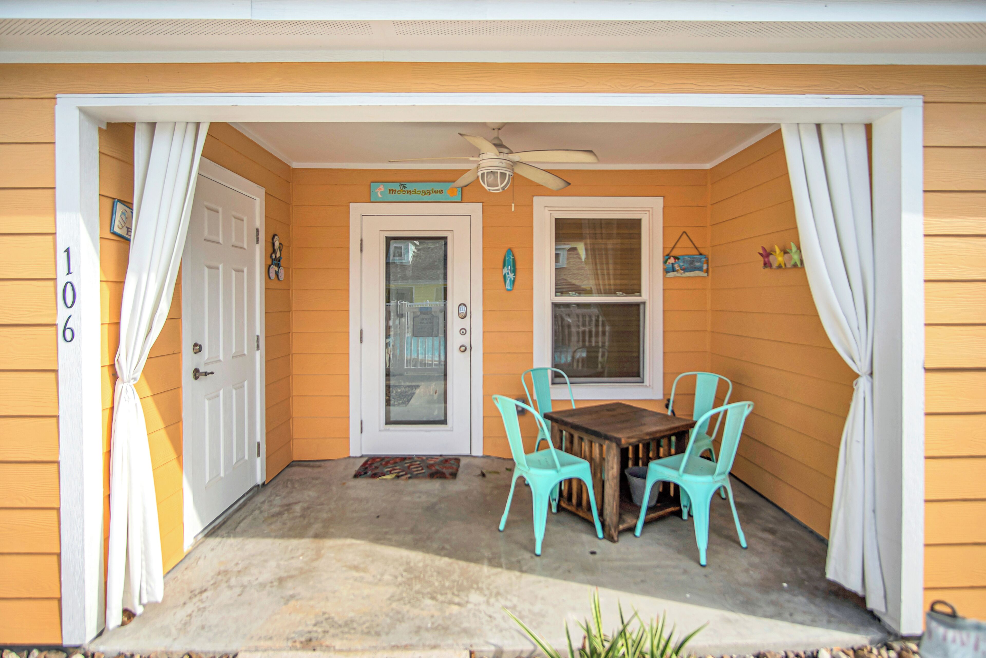 Condo (2 Bedrooms) | Property amenity