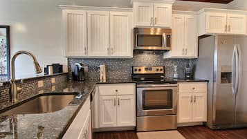 Studio (3 Bedrooms) | Ausstattung der Unterkunft