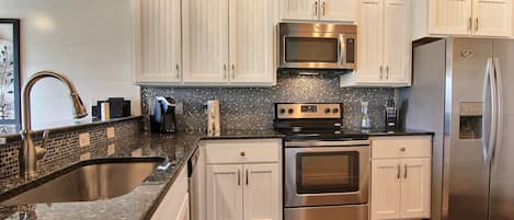 Studio (3 Bedrooms) | Kemudahan hartanah