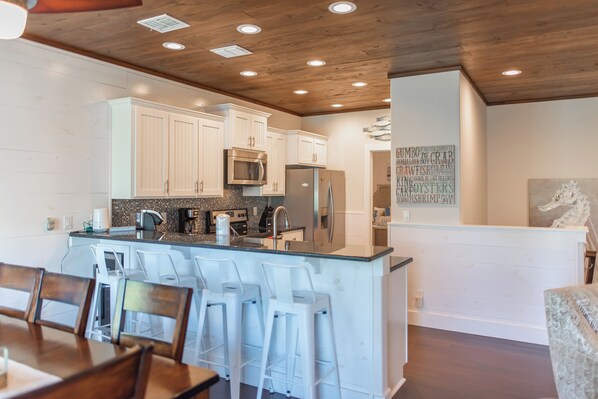 Estudio (3 Bedrooms) | Servicio de la propiedad