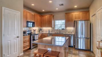 Casa (5 Bedrooms) | Servizio della struttura