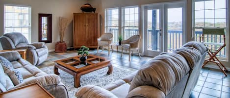 House (5 Bedrooms) | Property amenity