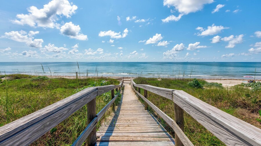 Gulf Breeze by Silver Sands Vacation Rentals