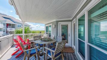 Condo (2 Bedrooms) | Property amenity