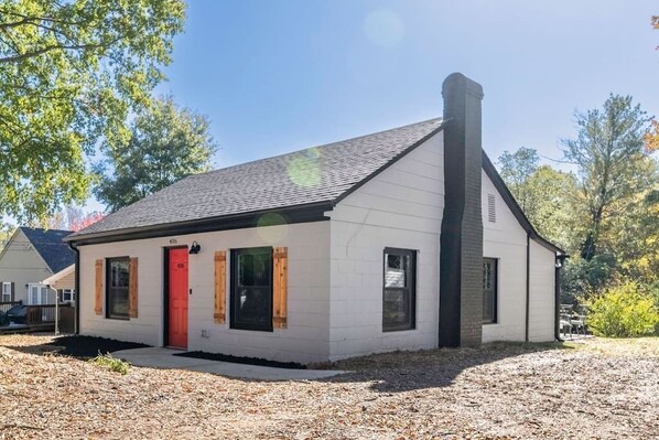 Exterior - Sharpe Tiny House — Cozy, Remodeled Home with Big Amenities (Statesville)