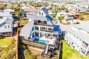 House (5 Bedrooms) | Front of property - Hooty And The Blowfish by Silver Sands Vacation Rentals (Port Aransas)