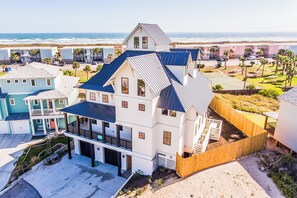 House (5 Bedrooms) | Property amenity - Hooty And The Blowfish by Silver Sands Vacation Rentals (Port Aransas)