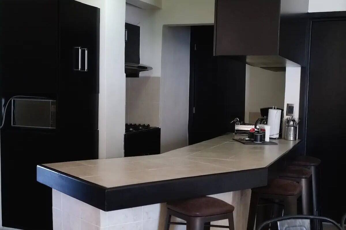 Fridge, cookware/dishes/utensils